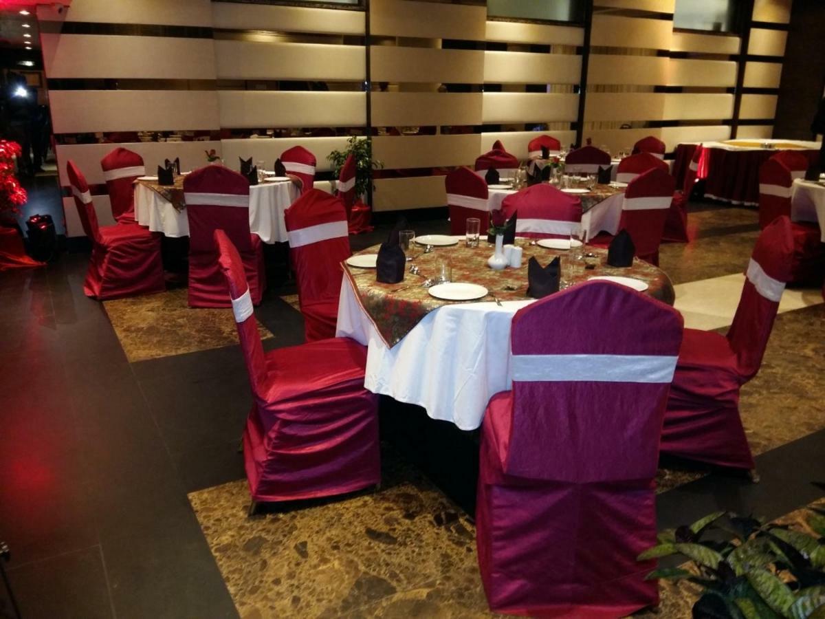 Hotel Landmark Gwalior Eksteriør bilde